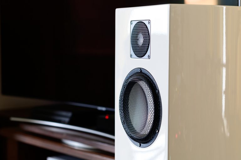 5 Awesome Active Bookshelf Speakers You Should Buy